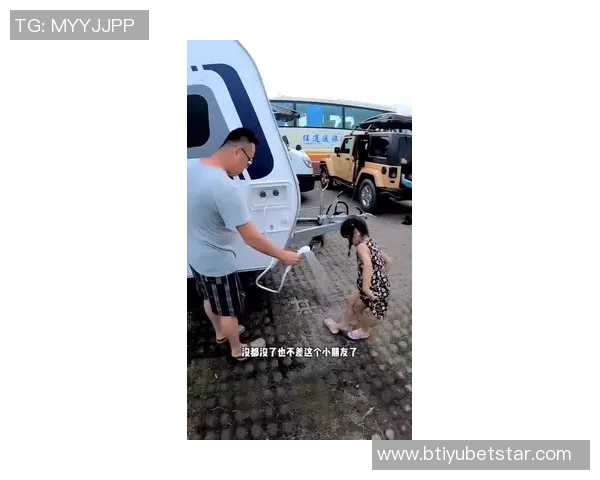 最佳的放松场景选择皮尔斯分享浴缸淋浴海滩车内的独特体验 最佳的放松场景选择皮尔斯分享浴缸淋浴海滩车内的独特体验