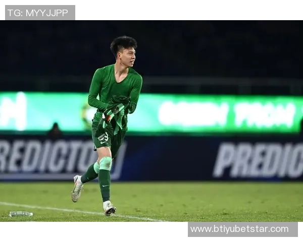 王钰栋精准传球助攻李新翔单刀机会可惜未能把握住