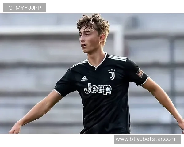 罗马俱乐部宣布续约青训后卫塞克至2027年并拥有两年续约选择权 罗马俱乐部宣布续约青训后卫塞克至2027年并拥有两年续约选择权