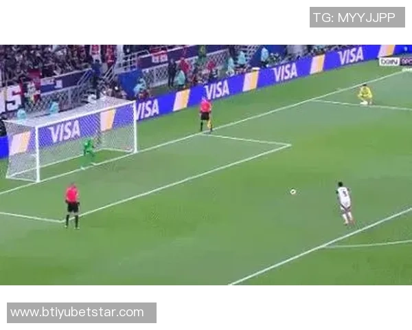 弗拉门戈门将失误送礼对手轻松进球引发全场哄笑